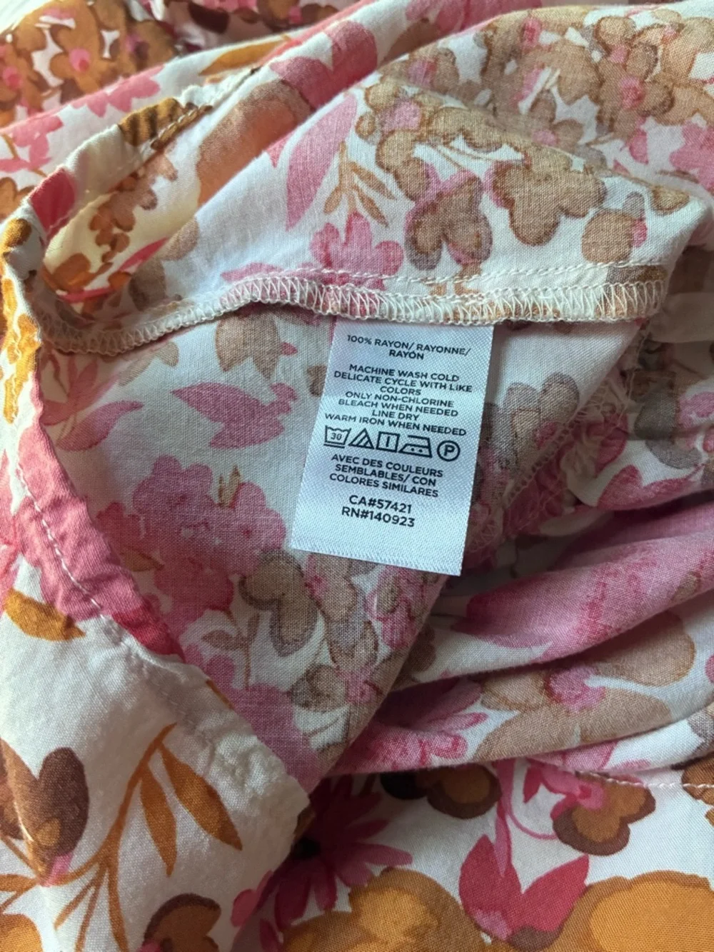 LOFT Outlet Women’s Floral Flutter Sleeve Blouse, Size LP - Picture 13 of 14